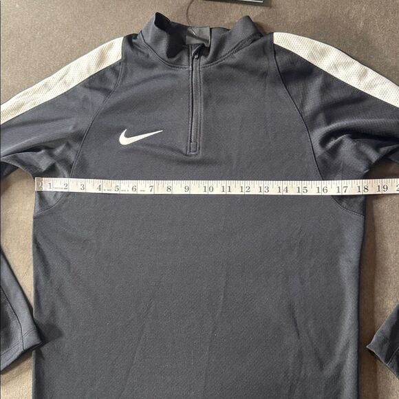 Nike Youth Unisex Black Long Sleeve Athletic Top Dri-Fit 1/4 Zip Size L NWT - Picture 3 of 8